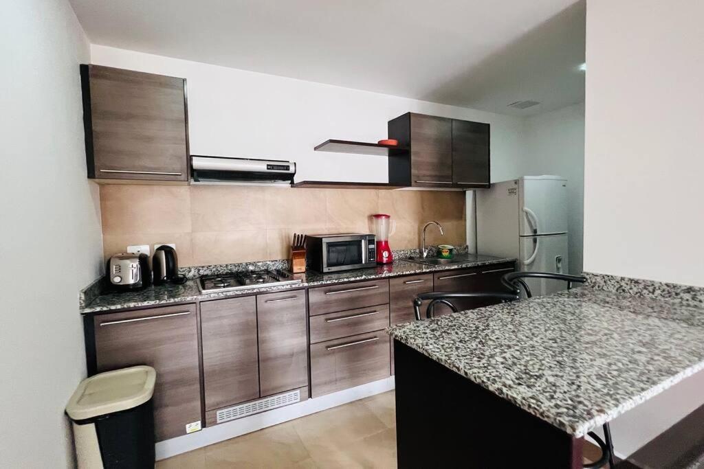 De 1 Dormitorio, 2 Sofa Cama, Wiffi, 3 Personas, Junto Sheraton Piscina Gym *