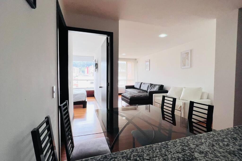 De 1 Dormitorio, 2 Sofa Cama, Wiffi, 3 Personas, Junto Sheraton Piscina Gym Quito