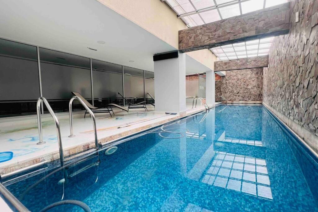 Apartment De 1 Dormitorio, 2 Sofa Cama, Wiffi, 3 Personas, Junto Sheraton Piscina Gym Quito