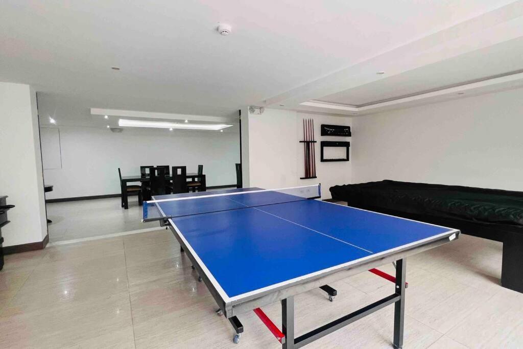 De 1 Dormitorio, 2 Sofa Cama, Wiffi, 3 Personas, Junto Sheraton Piscina Gym Apartment Quito