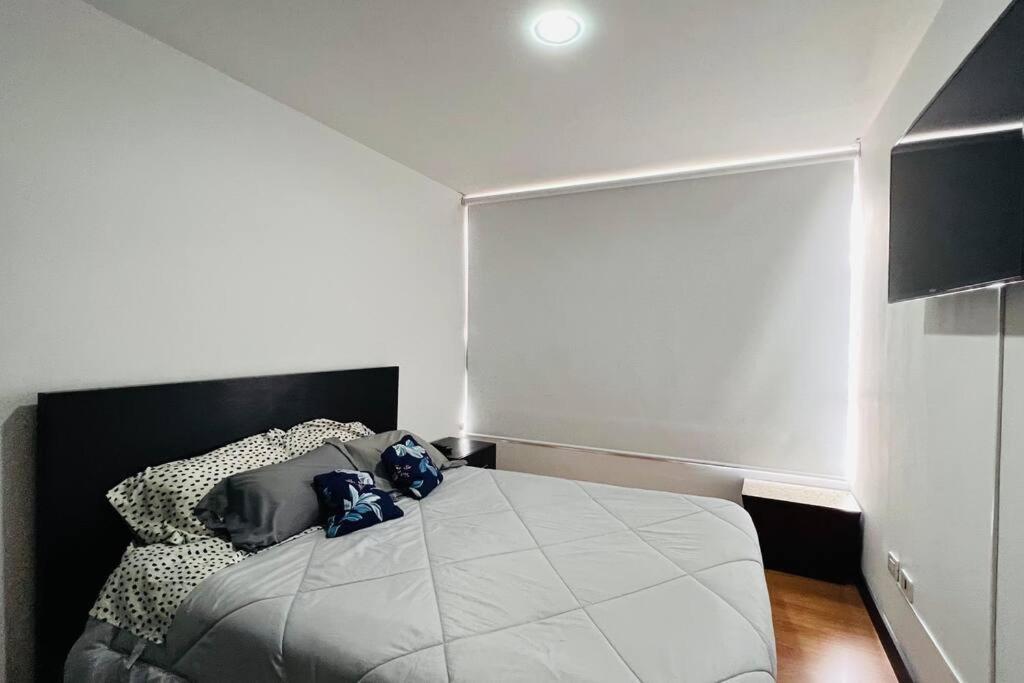 De 1 Dormitorio, 2 Sofa Cama, Wiffi, 3 Personas, Junto Sheraton Piscina Gym Quito