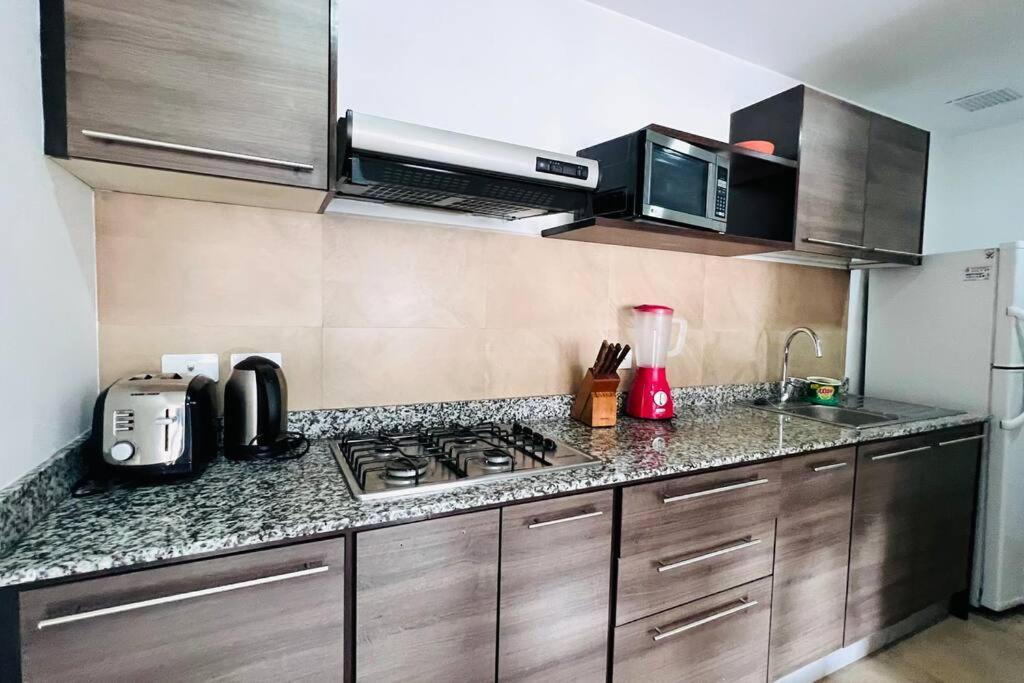 De 1 Dormitorio, 2 Sofa Cama, Wiffi, 3 Personas, Junto Sheraton Piscina Gym *