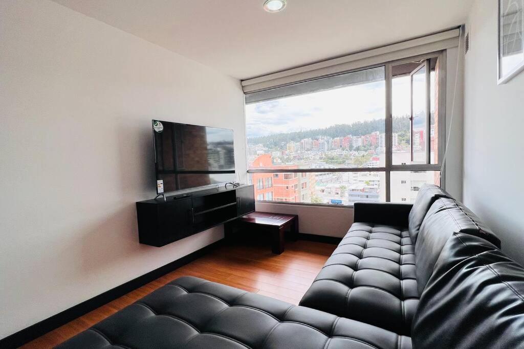 De 1 Dormitorio, 2 Sofa Cama, Wiffi, 3 Personas, Junto Sheraton Piscina Gym Quito